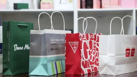 Stampa logo personalizzato Shopping Bag di carta Abbigliamento Imballaggio di scarpe Sacchetto di carta regalo lavabile economico